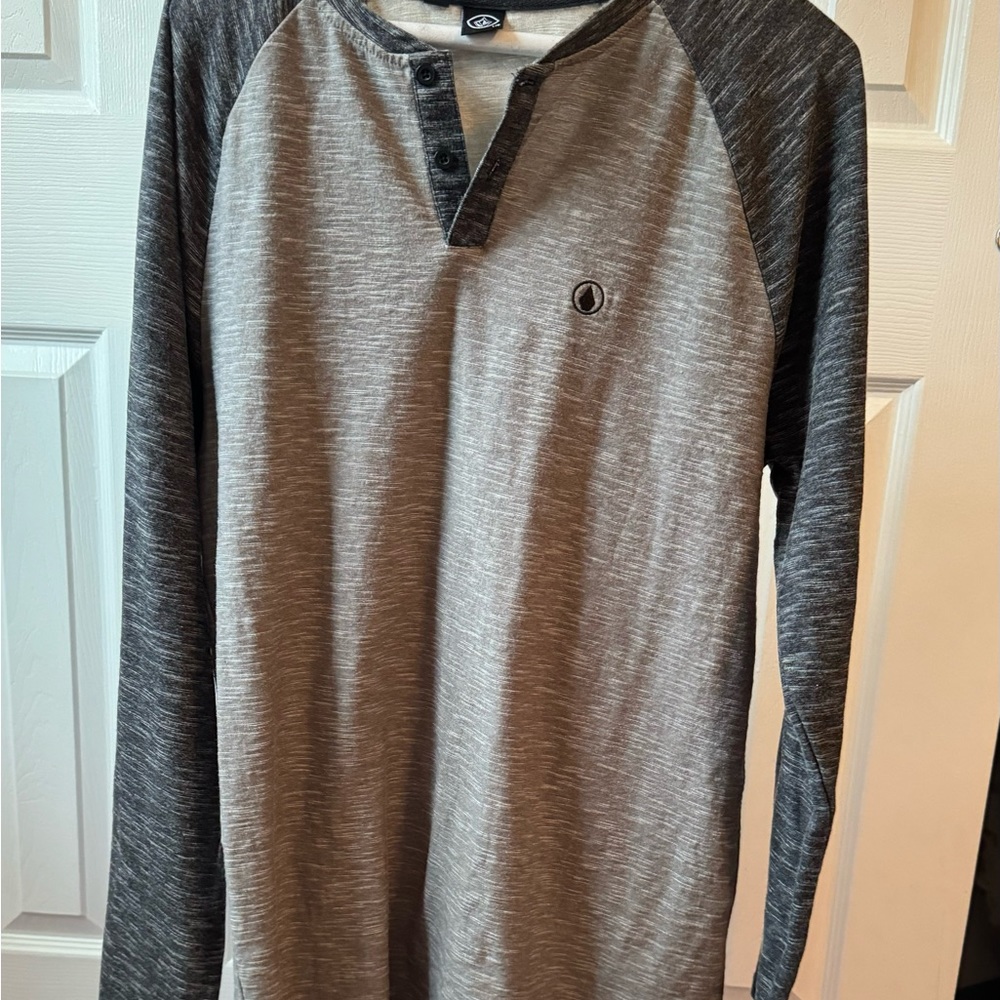 Mens Volcom long sleeve shirt